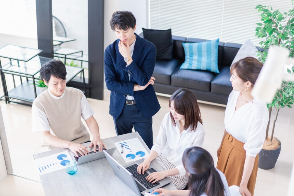 打ち合わせをする医療ベンチャー企業